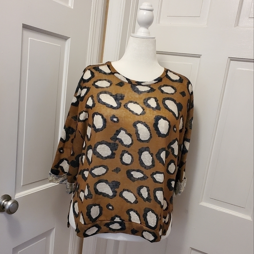 Umgee Animal Print Lightweight Oversized Top Size Medium, Casual